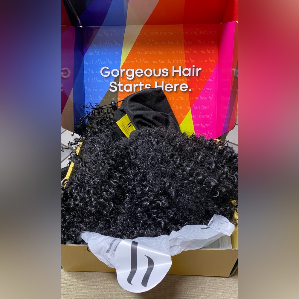 WIG - Hatched & Hooked Pineapple Turban Black Wig w/Box NEW - Picture 2 of 15